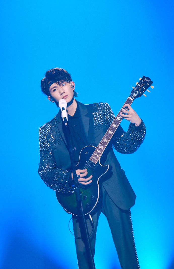 Vương Nguyên dù đen đúa, 'hai lúa' nhưng vẫn tỏa sáng vì nụ cười tươi rói Ảnh 4