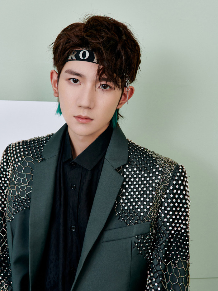 Vương Nguyên dù đen đúa, 'hai lúa' nhưng vẫn tỏa sáng vì nụ cười tươi rói Ảnh 7