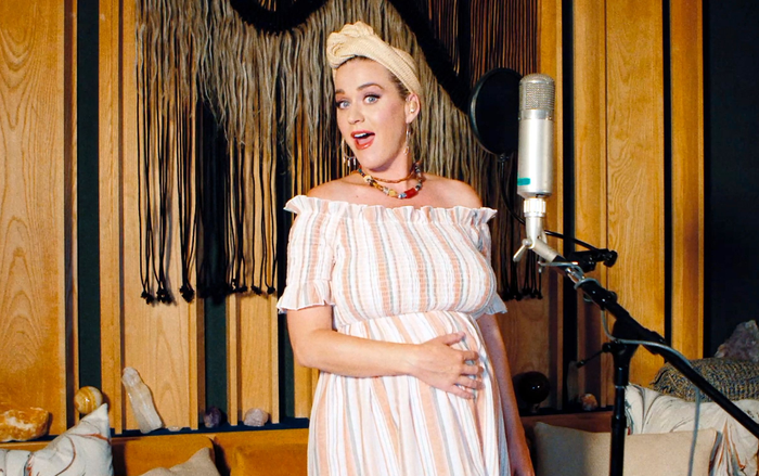 Katy Perry hạ sinh 'công chúa' đầu lòng ngay trước ngày Smile ra mắt, lấy tên single đặt cho con Ảnh 2