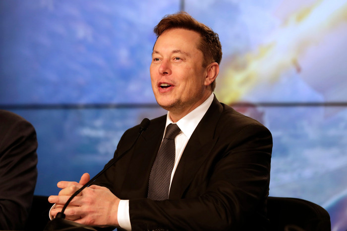 Ông chủ Tesla và SpaceX - Elon Musk cũng thăng hạng trong danh sách 500 người giàu nhất thế giới của Bloomberg. (Ảnh: USAToday)