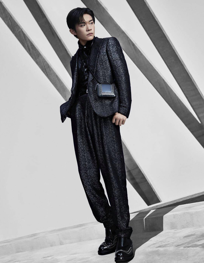 Dịch Dương Thiên Tỉ trở thành đại diện phát ngôn Armani, nhưng cư dân mạng chê anh chàng trông 'sai sai' trong bộ ảnh mới Ảnh 5