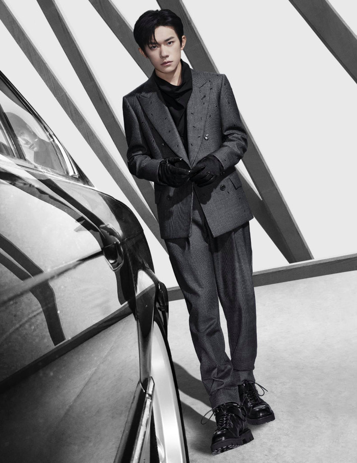 Dịch Dương Thiên Tỉ trở thành đại diện phát ngôn Armani, nhưng cư dân mạng chê anh chàng trông 'sai sai' trong bộ ảnh mới Ảnh 6