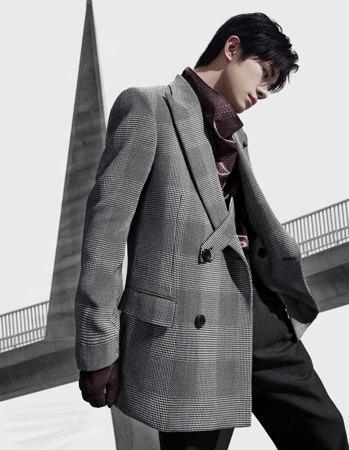 Dịch Dương Thiên Tỉ trở thành đại diện phát ngôn Armani, nhưng cư dân mạng chê anh chàng trông 'sai sai' trong bộ ảnh mới Ảnh 8