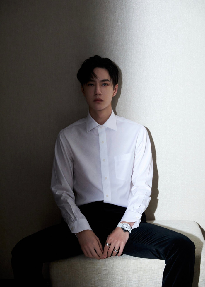 9. Từ sau khi đóng Trần tình lệnh, Vương Nhất Bác nhận được nhiều sự quan tâm và sau đó anh chàng còn hợp tác với Triệu Lệ Dĩnh trong Hữu Phỉ và tiếp theo là đóng phim truyền tải năng lượng tích cực Băng vũ hỏa