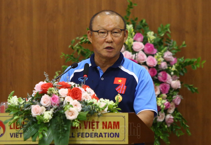 HLV Park Hang-seo chia sẻ sau khi nhận phần thưởng cao quý của Nhà nước và Chính phủ Việt Nam. Ảnh: Ngọc Tú