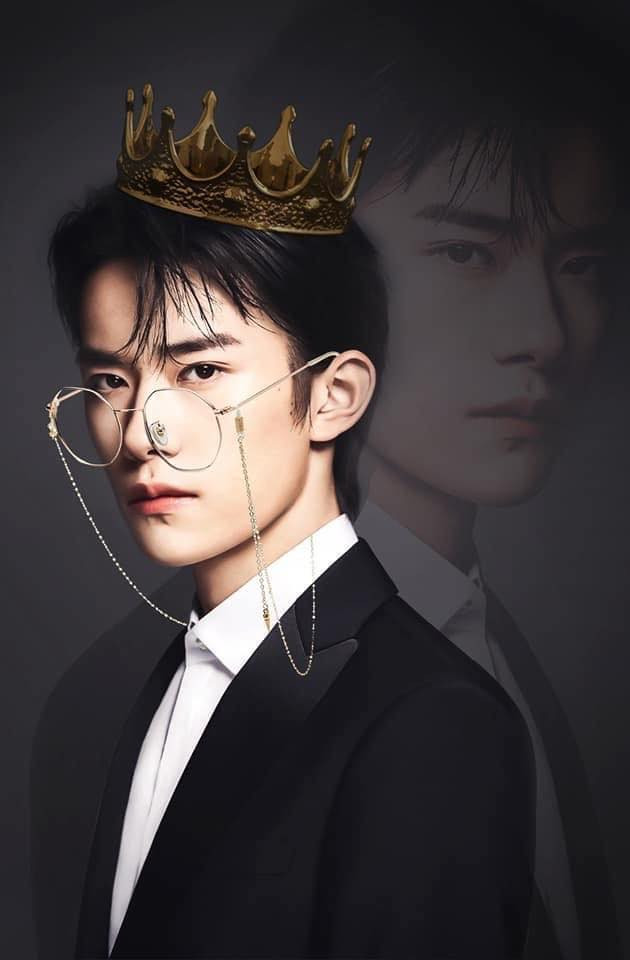 Với thành tích xuất sắc trong năm qua, Dịch Dương Thiên Tỉ xứng đáng dẫn đầu BXH.