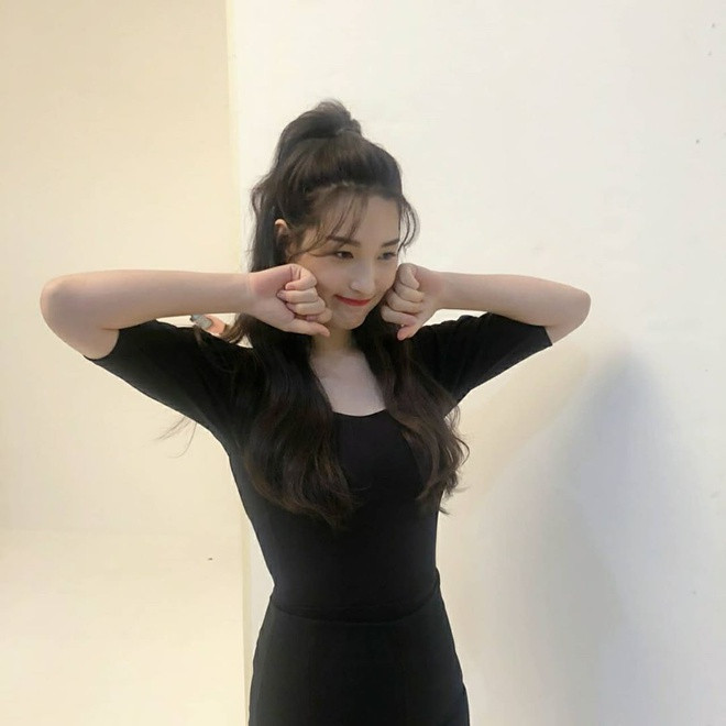 Nhìn vào body và gương mặt hiện tại, không ai nghĩ cô đã là bà mẹ 3 con