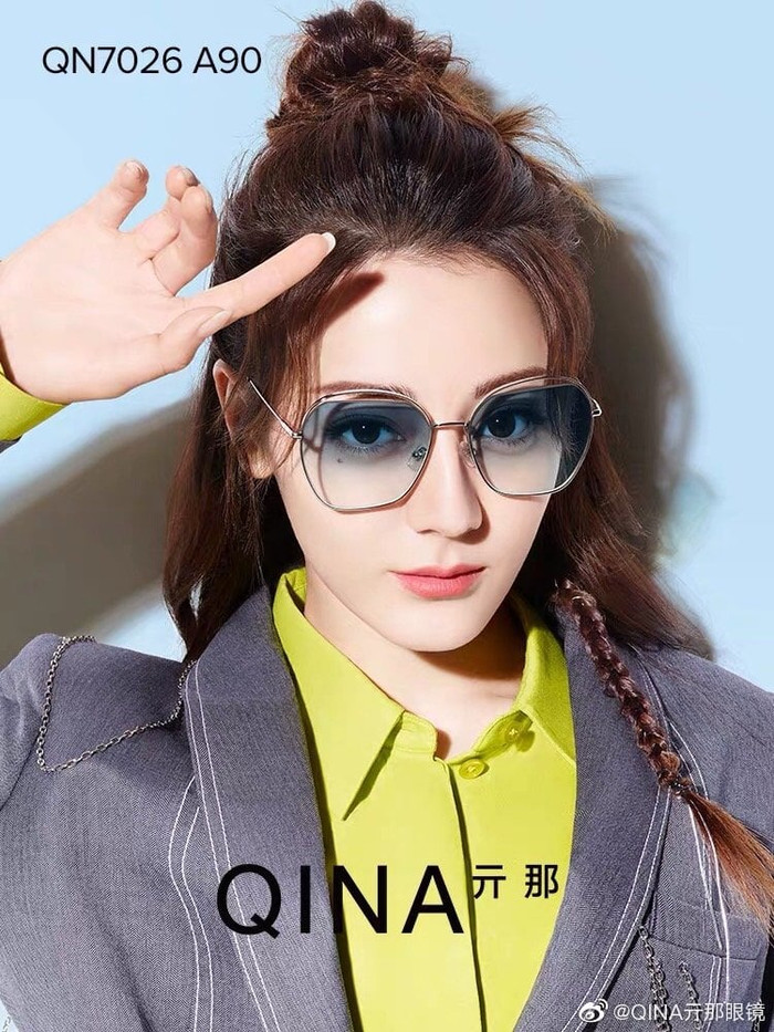 Địch Lệ Nhiệt Ba trở thành đại diện phát ngôn mắt kính: Thiên biến vạn hóa như chú tắc kè hoa Ảnh 3