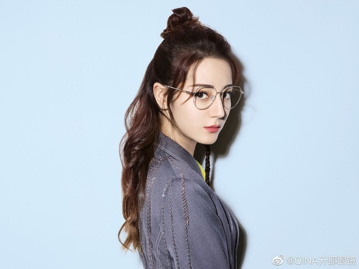 Địch Lệ Nhiệt Ba trở thành đại diện phát ngôn mắt kính: Thiên biến vạn hóa như chú tắc kè hoa Ảnh 6