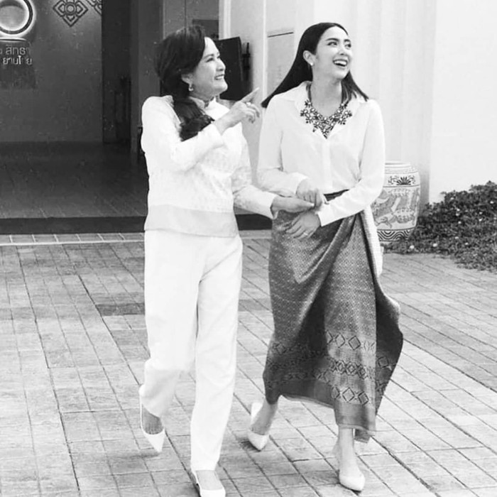 Nữ diễn viên gạo cội Thái Lan Oil Karnjana đột ngột qua đời ở tuổi 61 do mắc bệnh tim Ảnh 6