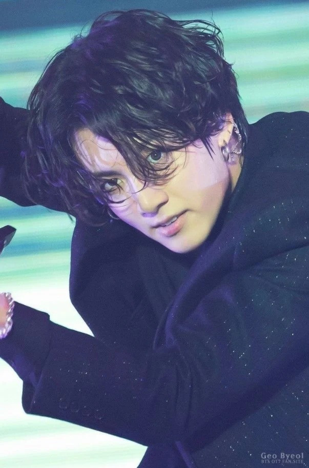 Vô tình dùng phương ngữ mà không hay biết, Jungkook khiến fan mê mẩn với chất giọng đặc biệt Ảnh 4