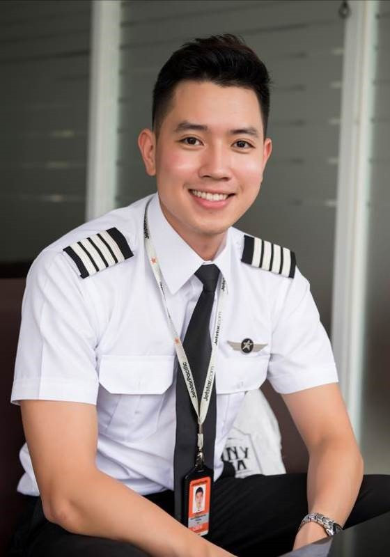 Khoe ảnh 'before-after' sau 8 năm, 'cơ trưởng trẻ nhất Việt Nam' gây sốt khi sở hữu vẻ ngoài ngày càng phong độ cùng nhan sắc 'lão hóa ngược' Ảnh 3