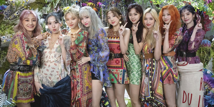 Nhiều vấn đề được fan bày tỏ thông qua bài đăng trending hashtag lần này với mong muốn Twice được đối xử tốt hơn.