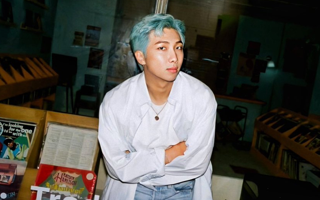 Dynamite công phá thôi chưa đủ, đến lượt trưởng nhóm RM chiếm spotlight với kỉ lục #1 iTunes Ảnh 2