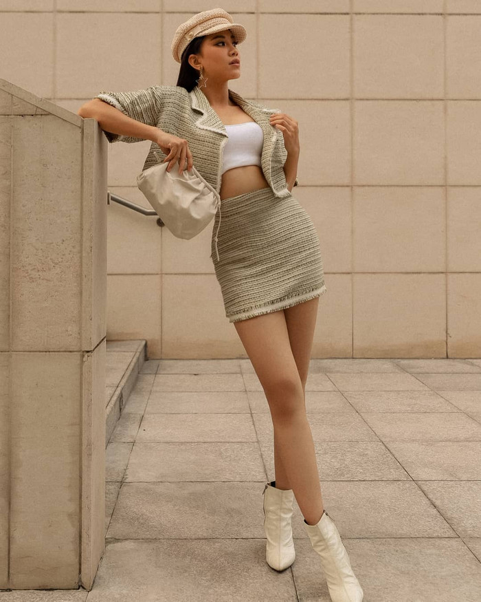 Cặp đôi hoa hậu 'cùng lò' Siêu mẫu Việt Nam 'đọ sắc' : Minh Tú sang chảnh ngày tái xuất - Khánh Vân đẹp xuất sắc hớp hồn fan Ảnh 9