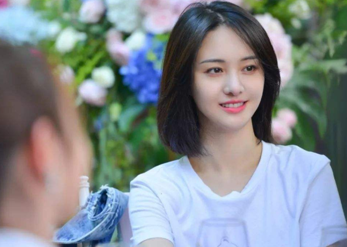 Biên kịch 'chuyên cà khịa' khen Trịnh Sảng là người chân thật: 'Những người nói cô ấy bị bệnh tâm thần mới là kẻ nên đi khám' Ảnh 3