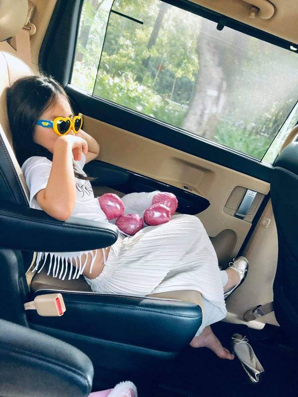 Thủy Tiên nhờ Công Vinh đi tìm sổ đỏ, bé Bánh Gạo tài lanh và cái kết bất ngờ Ảnh 5