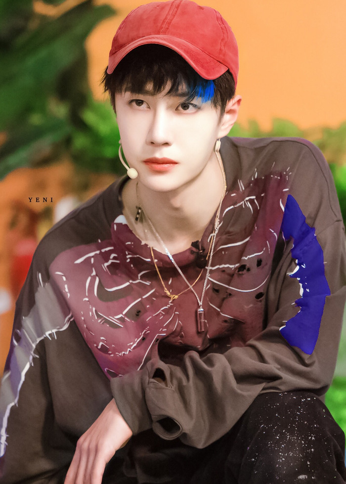 Vương Nhất Bác lên hot search vì cách phối đồ nhưng Tiêu Chiến vẫn khó khăn trong việc tìm đường trở về Ảnh 4