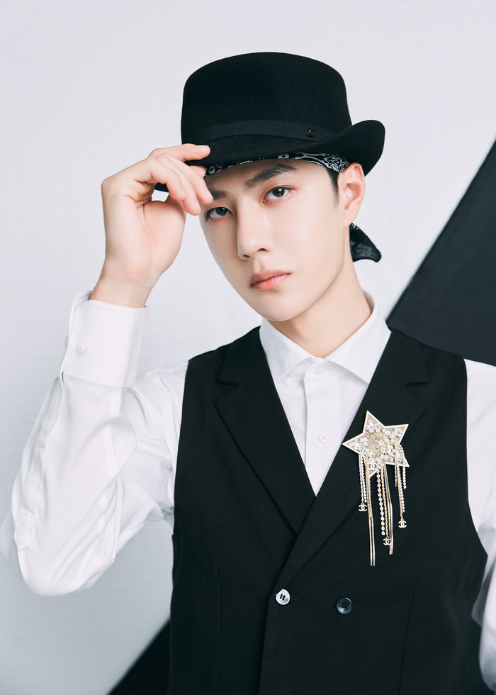 Vương Nhất Bác lên hot search vì cách phối đồ nhưng Tiêu Chiến vẫn khó khăn trong việc tìm đường trở về Ảnh 5