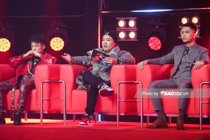 Lowkey vụt sáng ở vòng Đấu nhóm với bản Rap về mẹ xúc động khiến LK suýt rơi nước mắt Ảnh 7