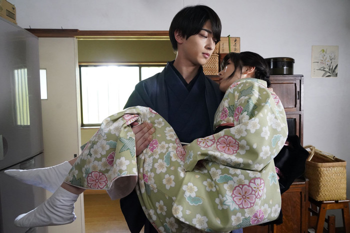 'Chúng ta mất trí rồi' - Câu chuyện ngược luyến tàn tâm mà cũng quá đỗi ngọt ngào của xứ Phù Tang Ảnh 14