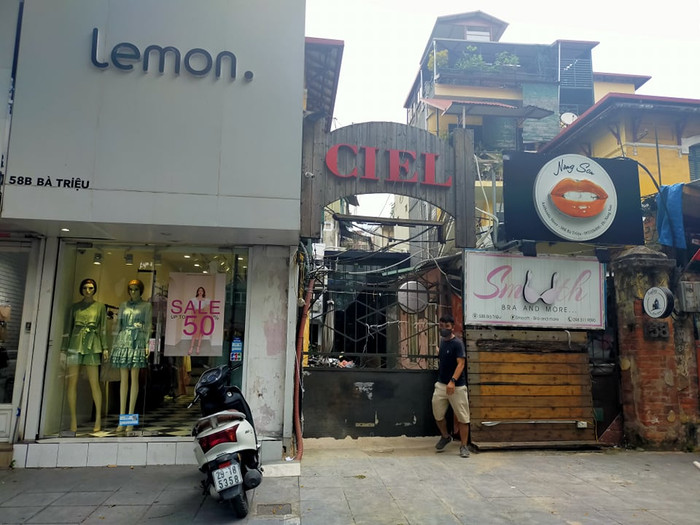 Khu phố Bà Triệu nơi bệnh nhân tạm trú.