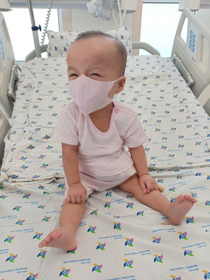 Hai bé Trúc Nhi - Diệu Nhi đã hoàn toàn tháo nẹp bột, chuẩn bị cho những bước đi đầu tiên Ảnh 8