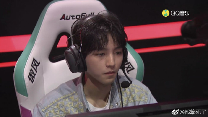 Hashtag 'Vương Tuấn Khải là nam chính E-sport' lên no.1 hot search Ảnh 7