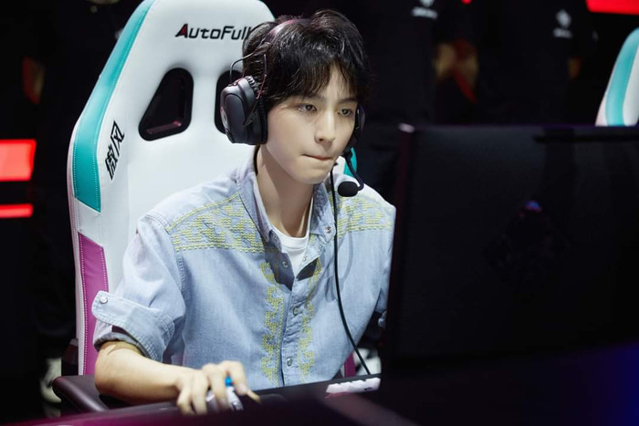 Hashtag 'Vương Tuấn Khải là nam chính E-sport' lên no.1 hot search Ảnh 5