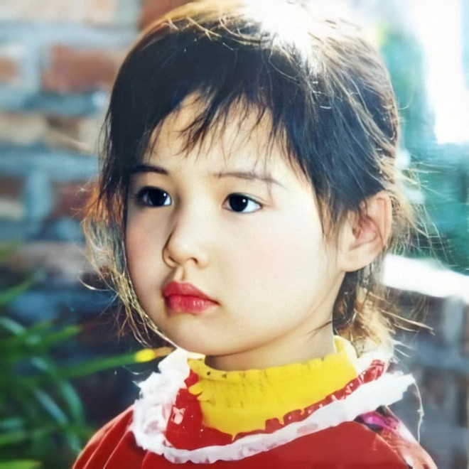 So với hiện tại, Phanh Lee của ngày ấy trông mập mạp, đáng yêu và sở hữu những đường nét gương mặt vô cùng  thanh tú.