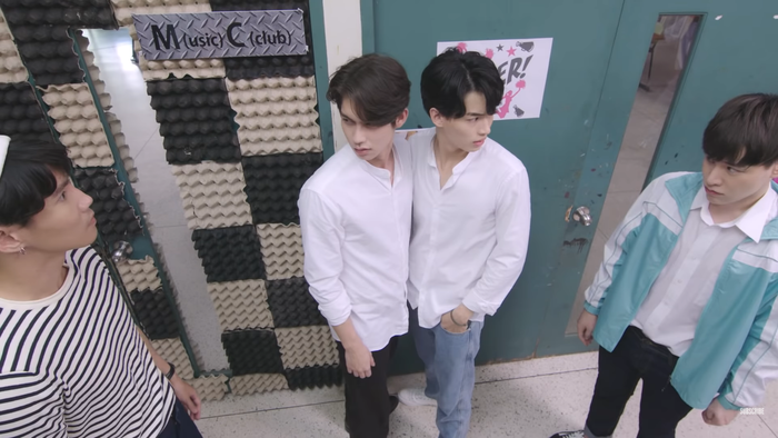 'Still 2gether' tập 3: Phukong - Mil cuối cùng đã thành 1 đôi nhưng Tine lại cô đơn phát khóc vì thiếu Sarawat Ảnh 9