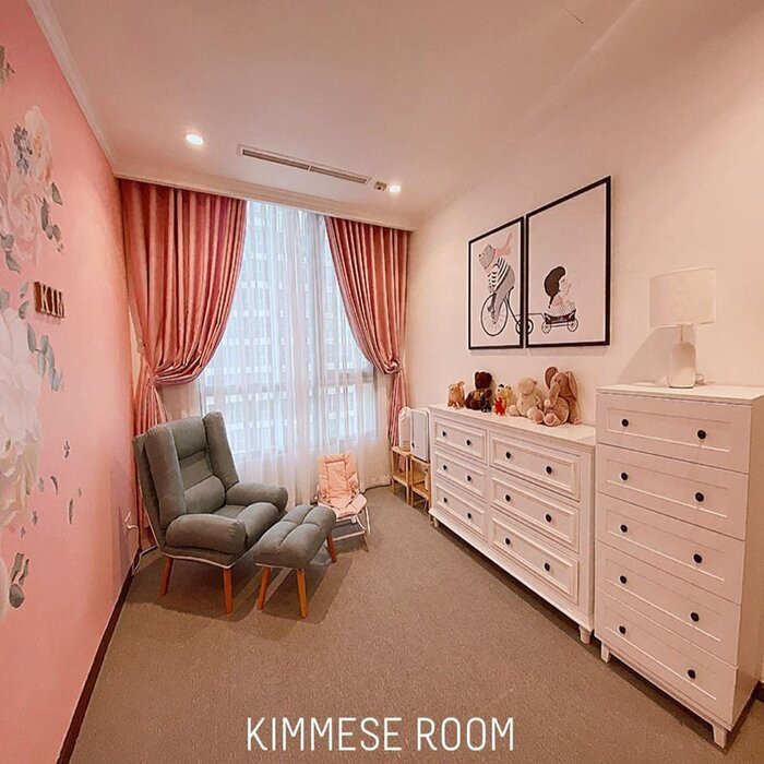 Hotgirl Vân Navy khoe ảnh ôm 'cục nợ' nhưng dân tình chỉ chú ý đến nhan sắc của 'bà mẹ bỉm sữa' Ảnh 8