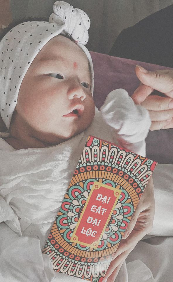 Hiện tại, cô bé đã sở hữu kha khá fan hâm mộ trên trang cá nhân của mẹ Vân Navy.