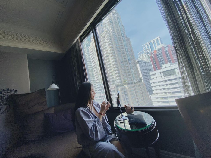 Hotgirl Vân Navy khoe ảnh ôm 'cục nợ' nhưng dân tình chỉ chú ý đến nhan sắc của 'bà mẹ bỉm sữa' Ảnh 5