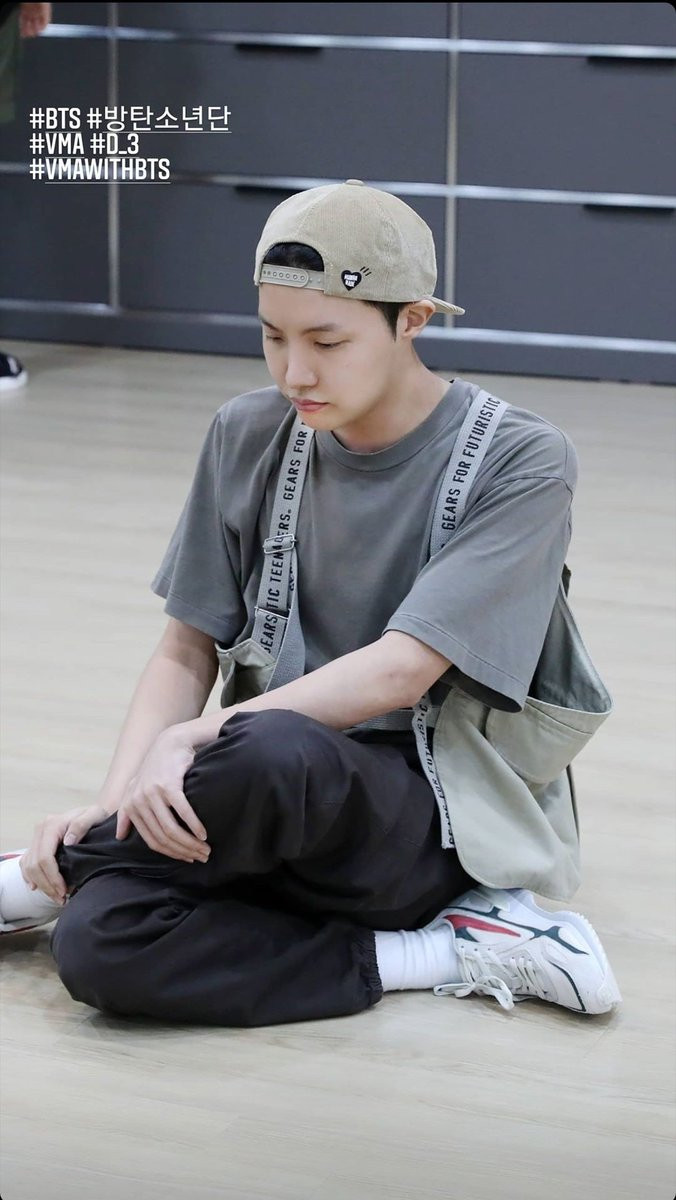 Comeback chưa-kịp-thở, BTS đã lao ngay vào phòng tập chuẩn bị cho VMA 2020 Ảnh 7