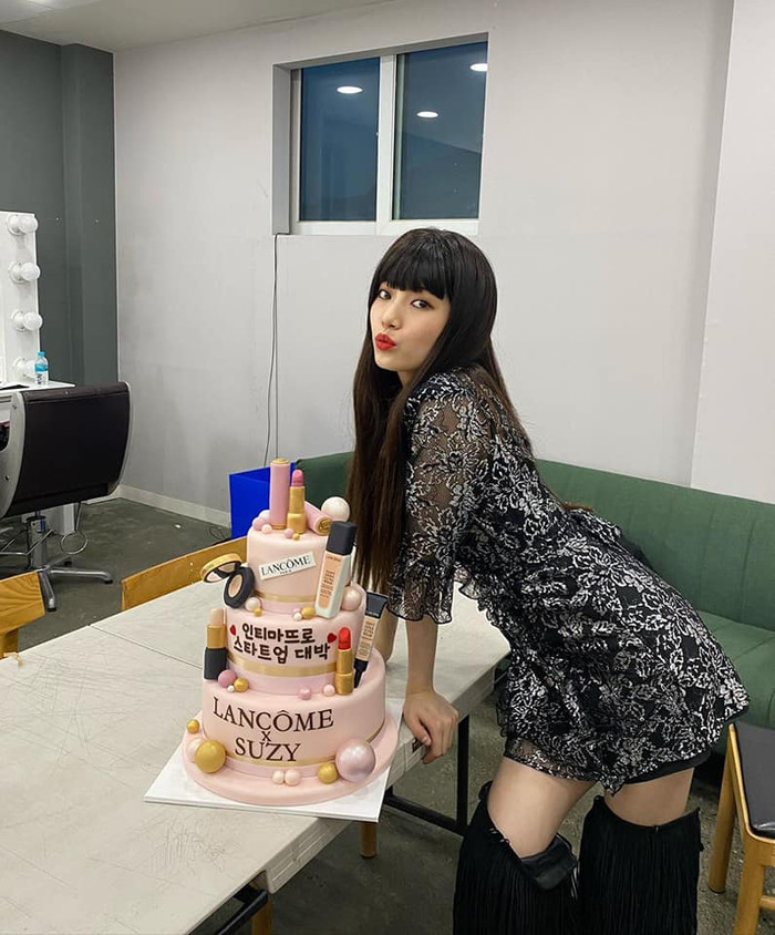 Suzy với quả tạo dáng đầy quyến rũ trong diện mạo mới 