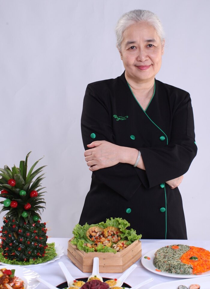 Chuyên gia ẩm thực Nguyễn Dzoãn Cẩm Vân bất ngờ trở thành YouTuber Ảnh 3