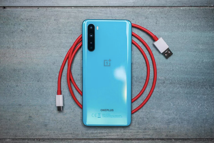 OnePlus Nord 5G có giá thành ở phân khúc tầm trung, cận cao cấp. Ảnh: CNET