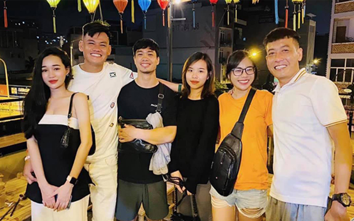 Công Phượng và Viên Minh hiếm hoi đứng chung một khung hình, nhưng cộng đồng mạng lại chú ý vào điều này Ảnh 2