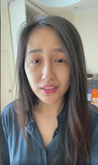 Hoa hậu sinh năm 1988 tiết lộ cô vừa thức dậy, chưa kịp chải tóc khi livestream