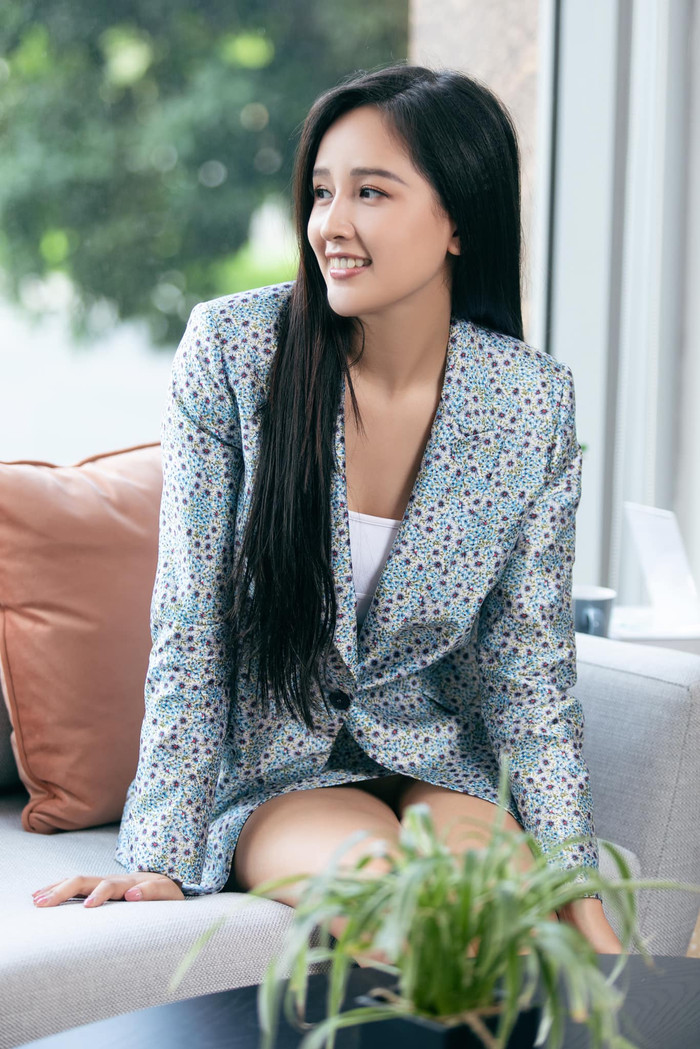 Tự nhận mặt mộc cũng 'không đẹp đẽ gì', nhưng Mai Phương Thúy vẫn tự tin livestream hút fan ầm ầm Ảnh 7