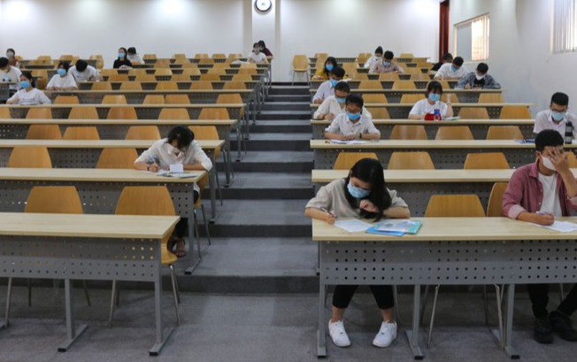 Hơn 31.000 thí sinh bỏ thi đánh giá năng lực của ĐHQG TP.HCM Ảnh 2