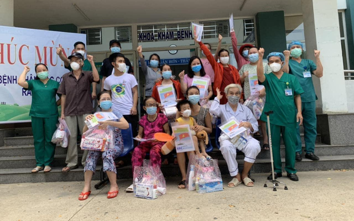 14 bệnh nhân mắc COVID-19 được công bố khỏi bệnh Ảnh 2