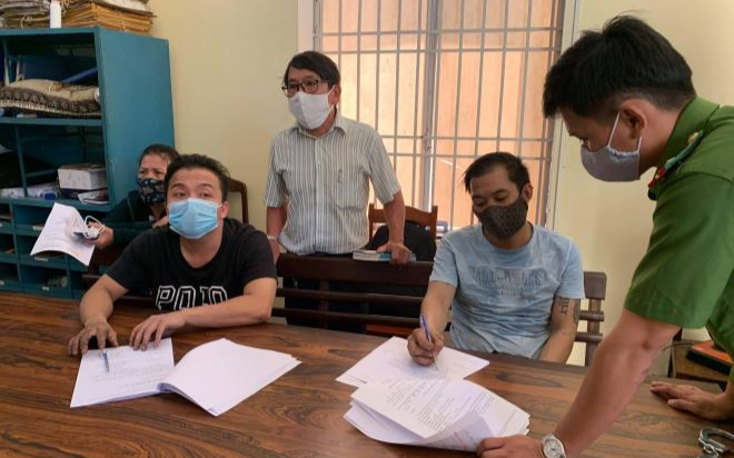 Đang giãn cách xã hội, hai nam thanh niên tại Đà Nẵng vẫn tổ chức 'chơi' ma túy trong quán karaoke Ảnh 2