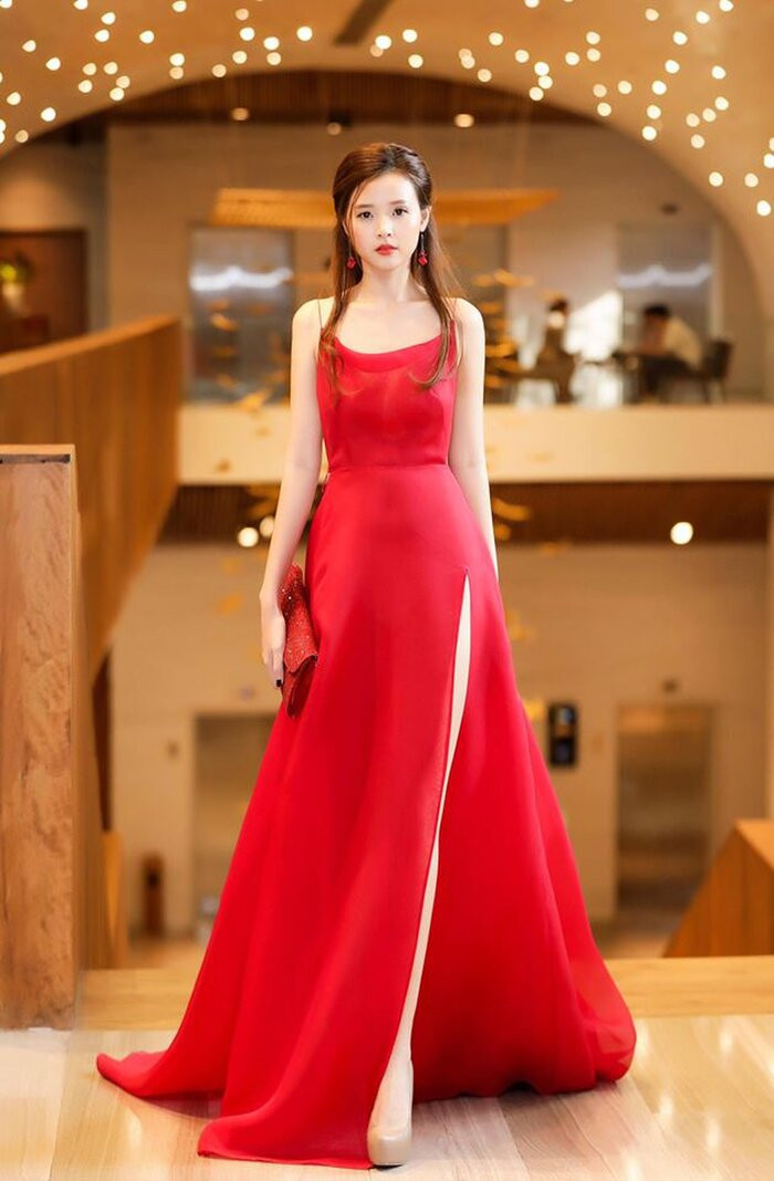 'Xinh đẹp - tài giỏi - giàu có' là những gì người khác thường nhắc đến cô nàng.