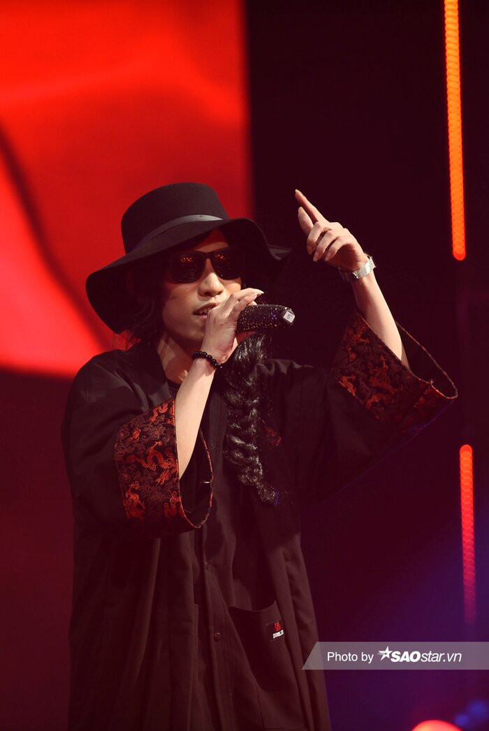 Pha chạm mặt 'gây lú' fan King Of Rap: Chị Cả và Lynk Lee giống nhau như chị em sinh đôi Ảnh 4