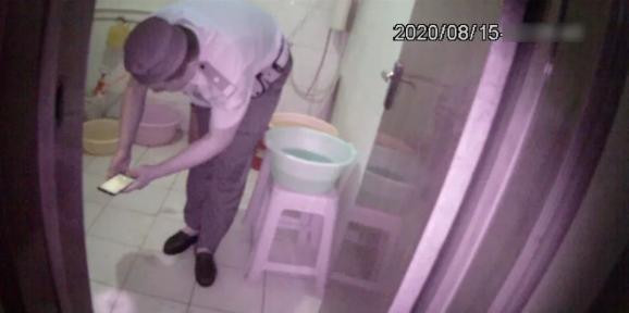 Phòng tắm của nhà chị Vương.