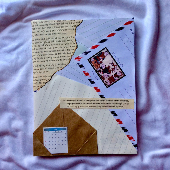 Tự làm cho mình những bìa vở độc đáo này quả là sáng kiến tuyệt vời của nam sinh. 