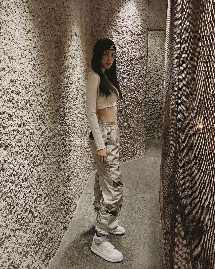 Tiểu Vy gây choáng với style hầm hố, Tường San khoe nhan sắc ngọc nữ đầy cuốn hút Ảnh 4