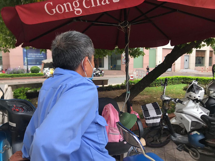 Nam bảo vệ kể lại sự việc.